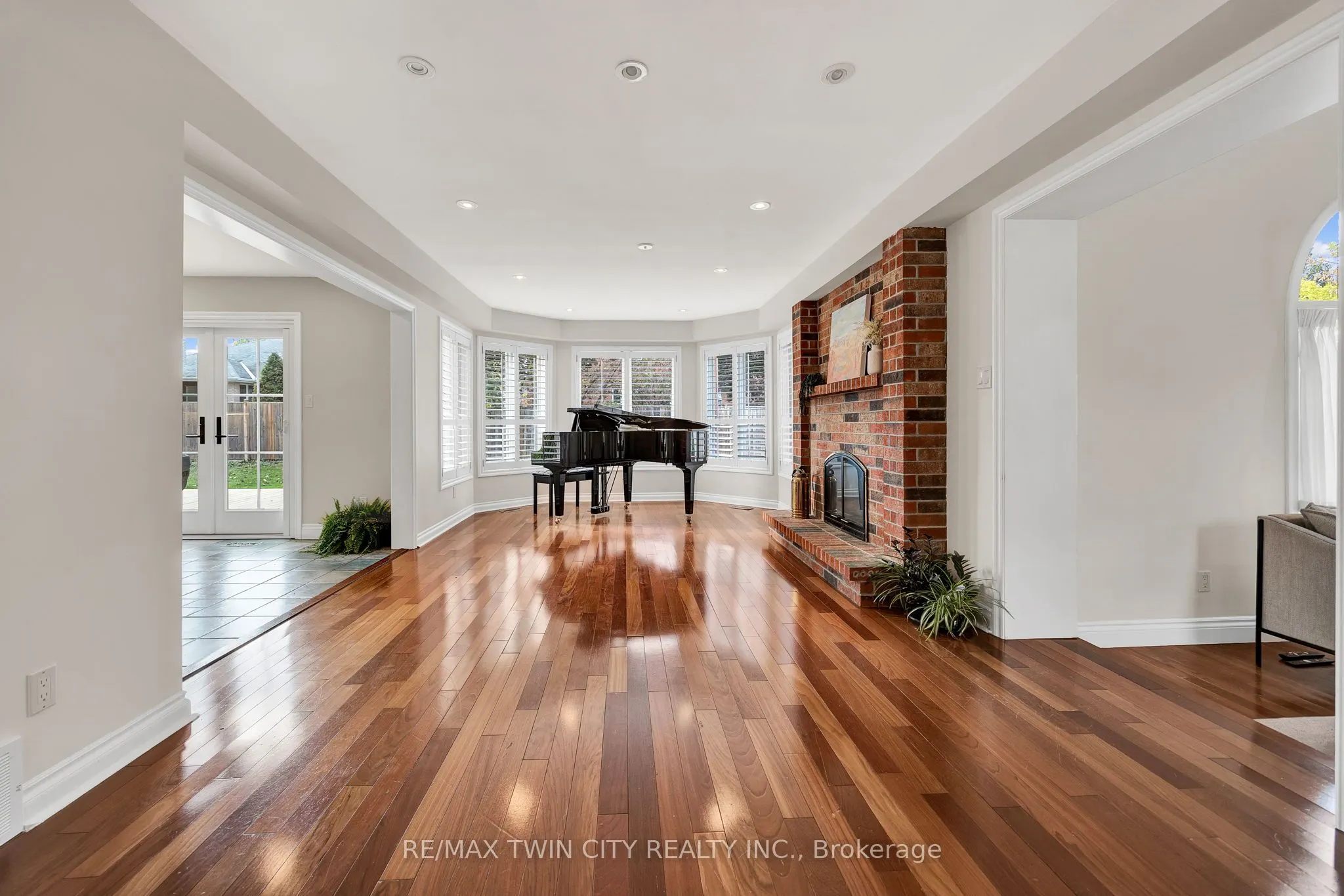 250 Grey Squirrel Place