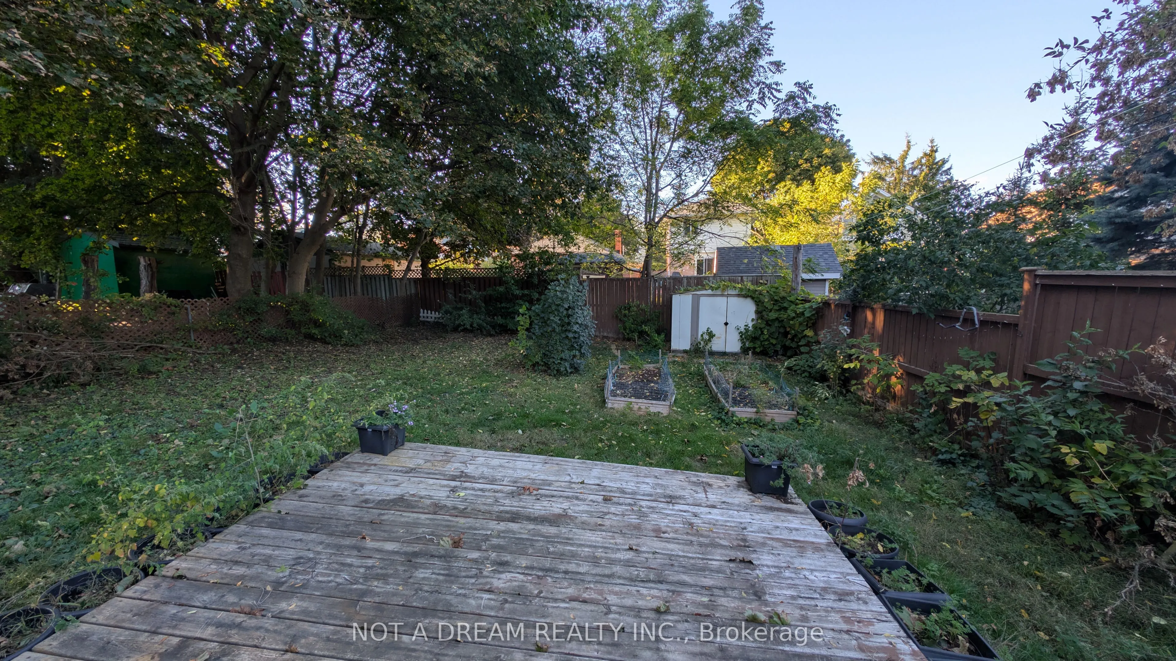 368 Victoria Street S