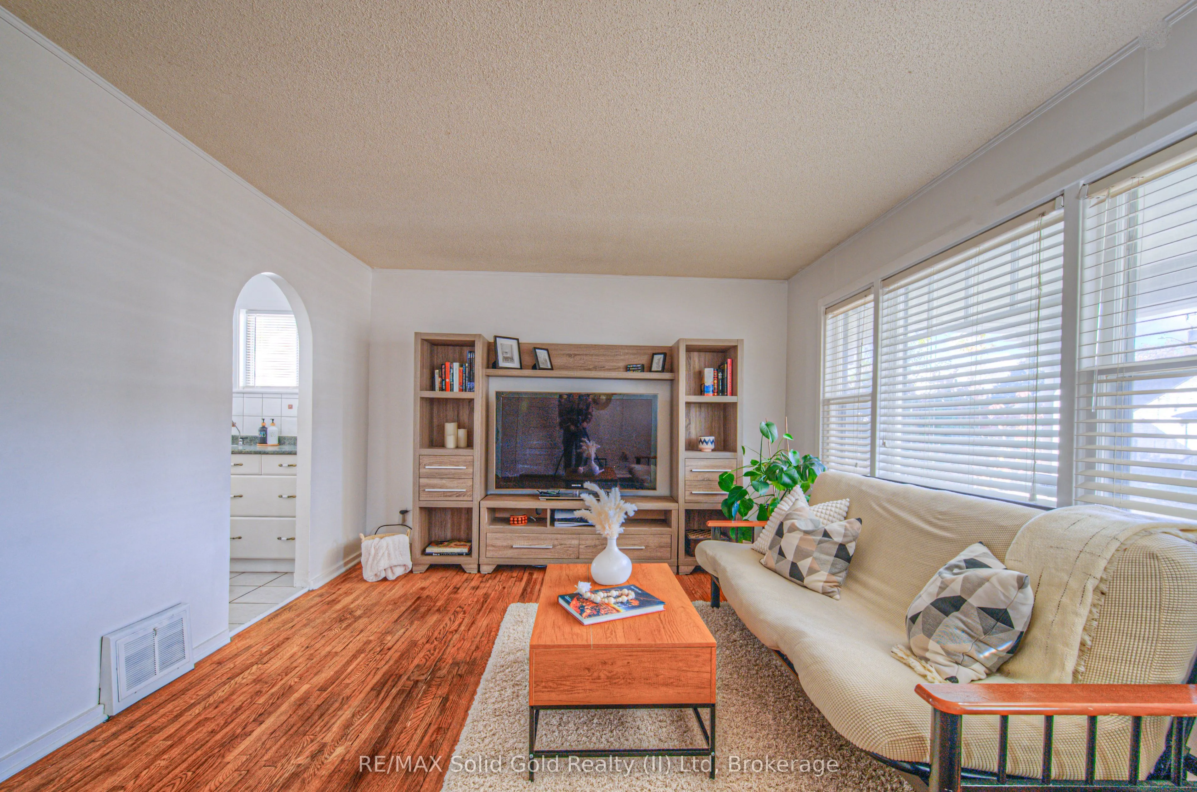 220 Schlueter Street