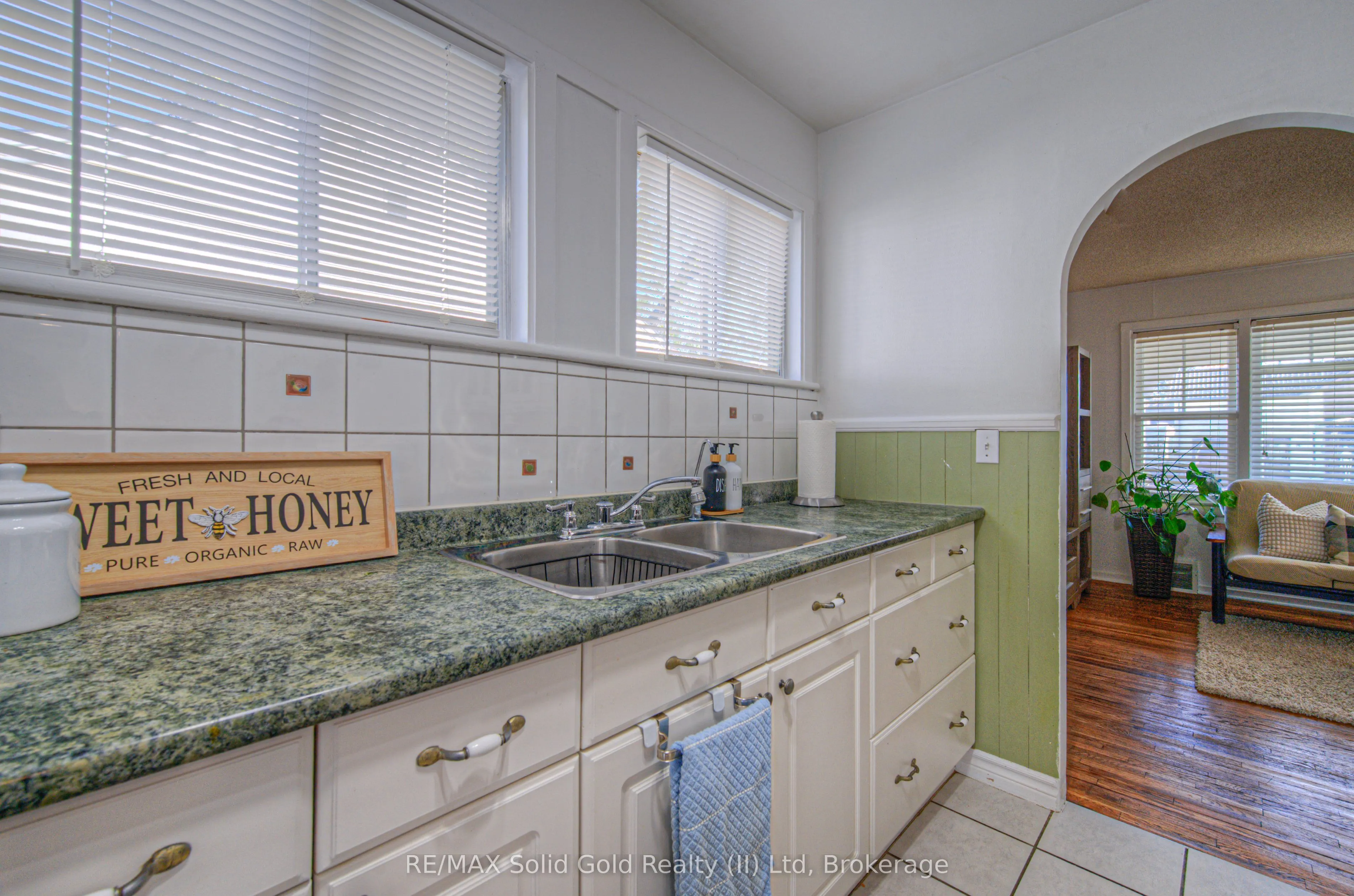 220 Schlueter Street