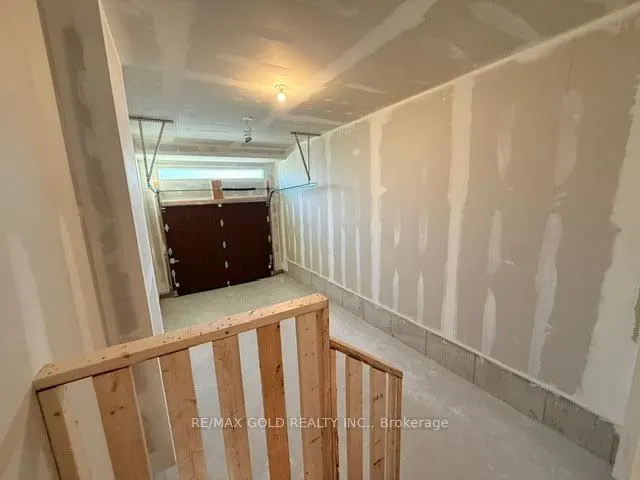 24 Oak Forest Common Crescent