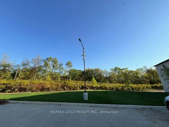 24 Oak Forest Common Crescent