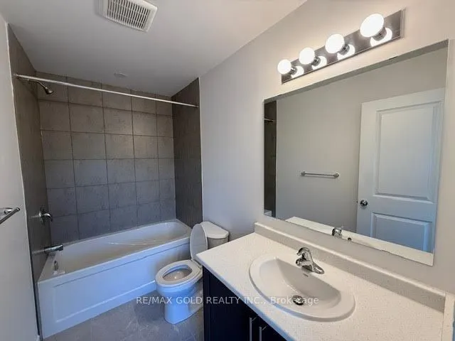 24 Oak Forest Common Crescent