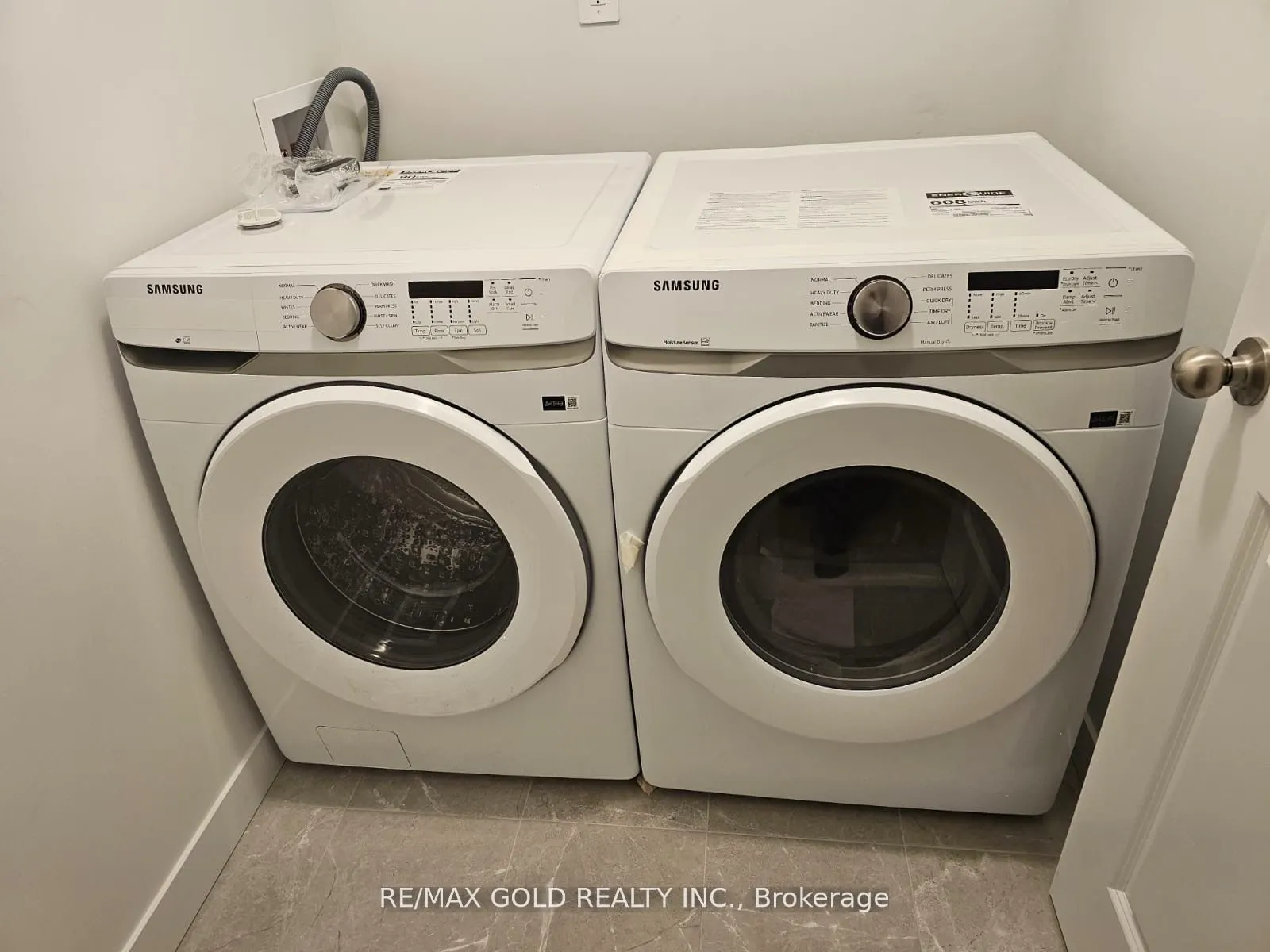 24 Oak Forest Common Crescent