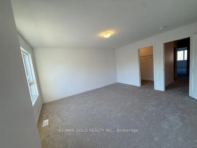 24 Oak Forest Common Crescent