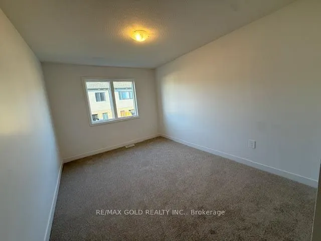 24 Oak Forest Common Crescent