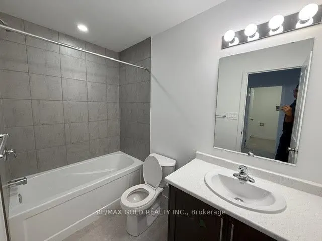 24 Oak Forest Common Crescent