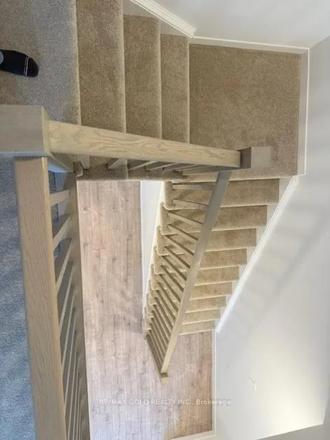 24 Oak Forest Common Crescent