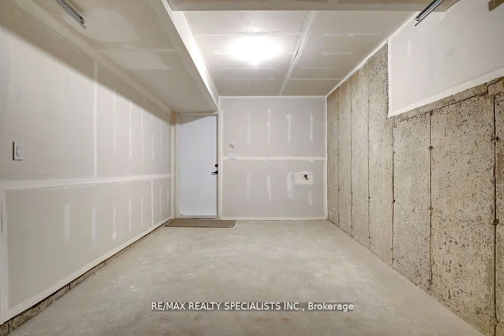 99 Roger Street, #21