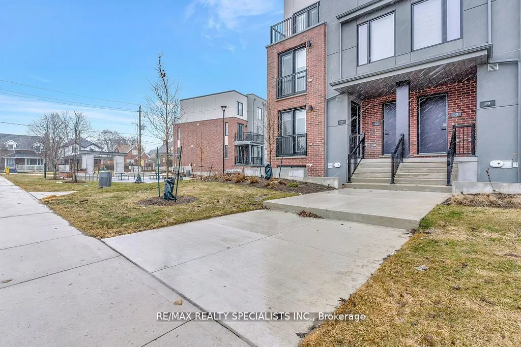 99 Roger Street, #21