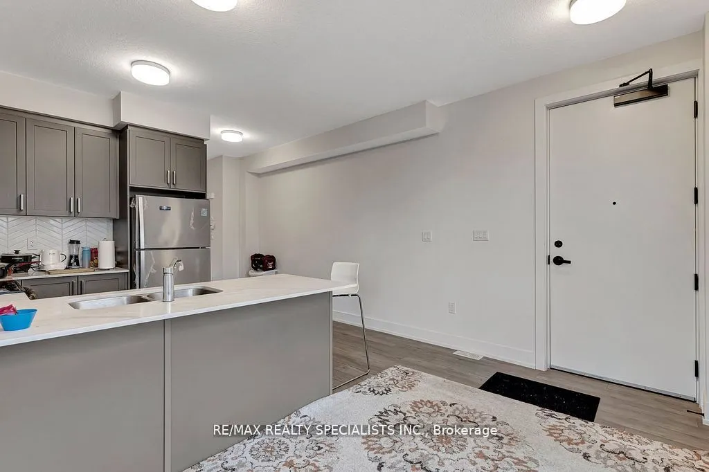 99 Roger Street, #21