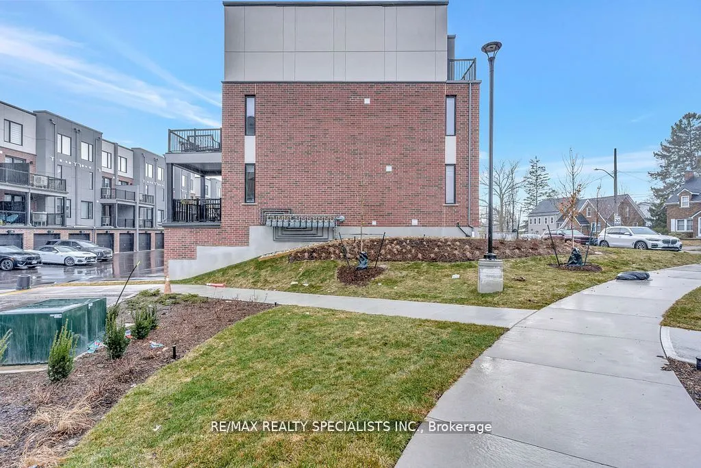 99 Roger Street, #21