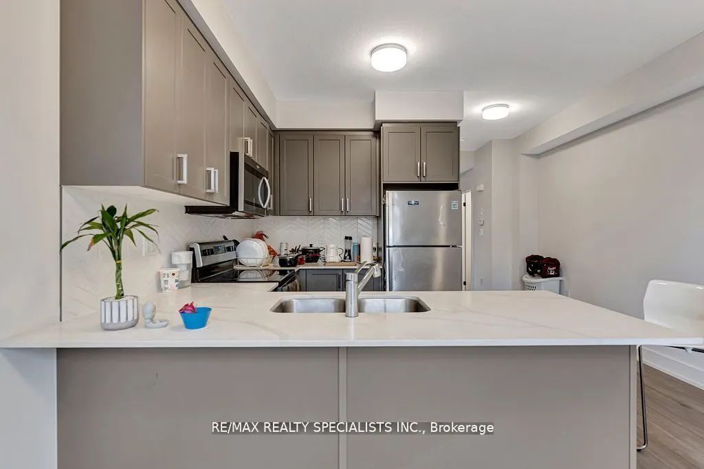 99 Roger Street, #21