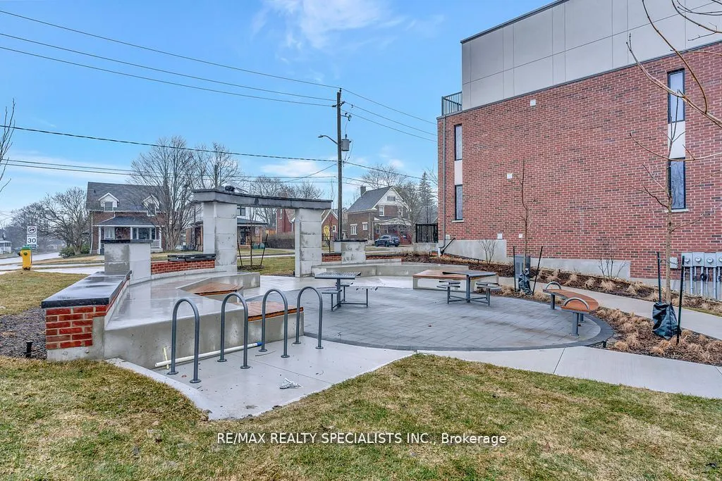 99 Roger Street, #21