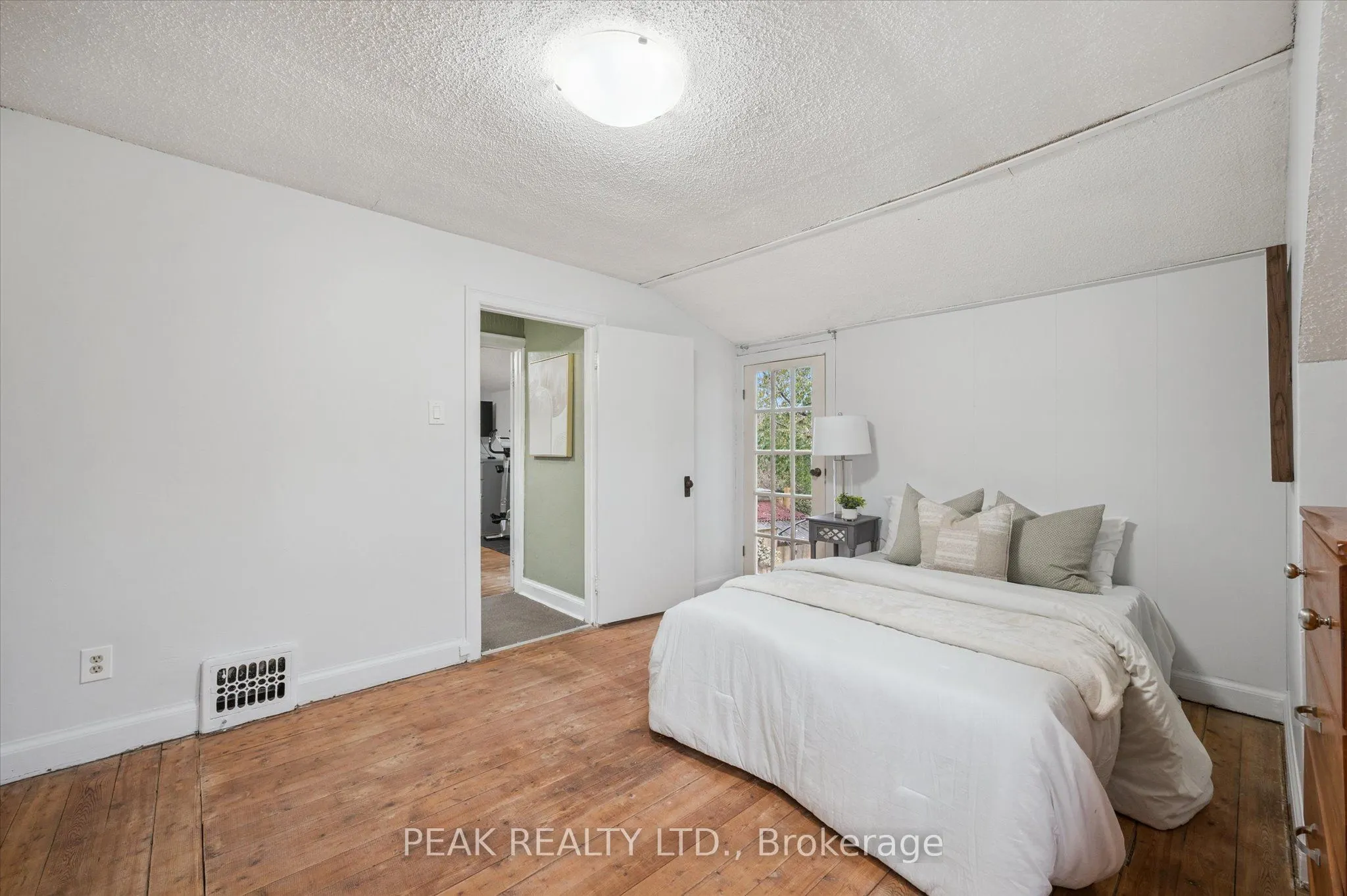 145 Bridgeport Road E