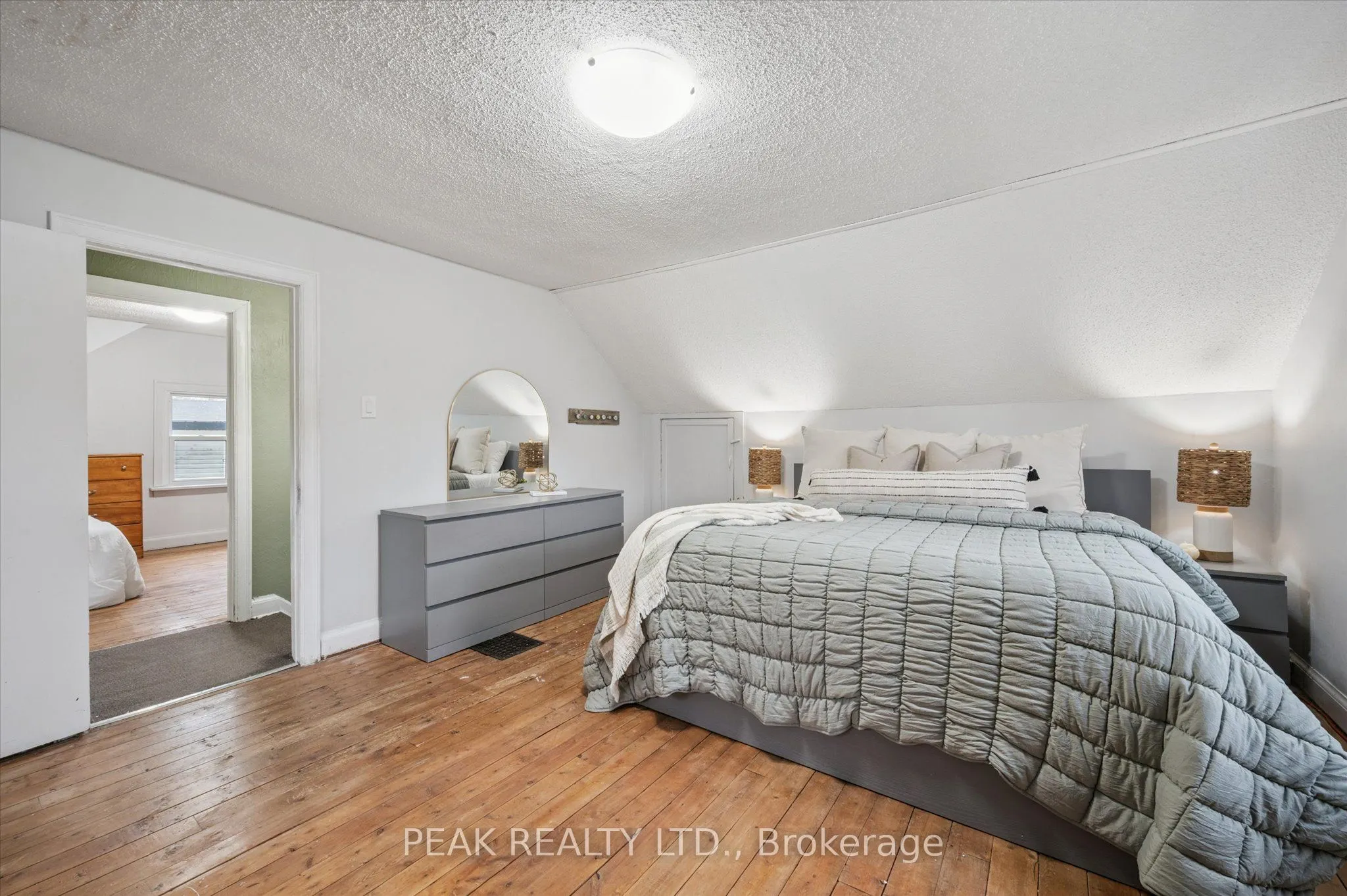 145 Bridgeport Road E