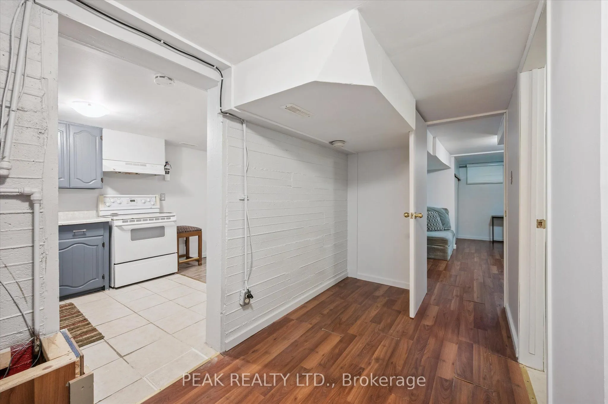 145 Bridgeport Road E