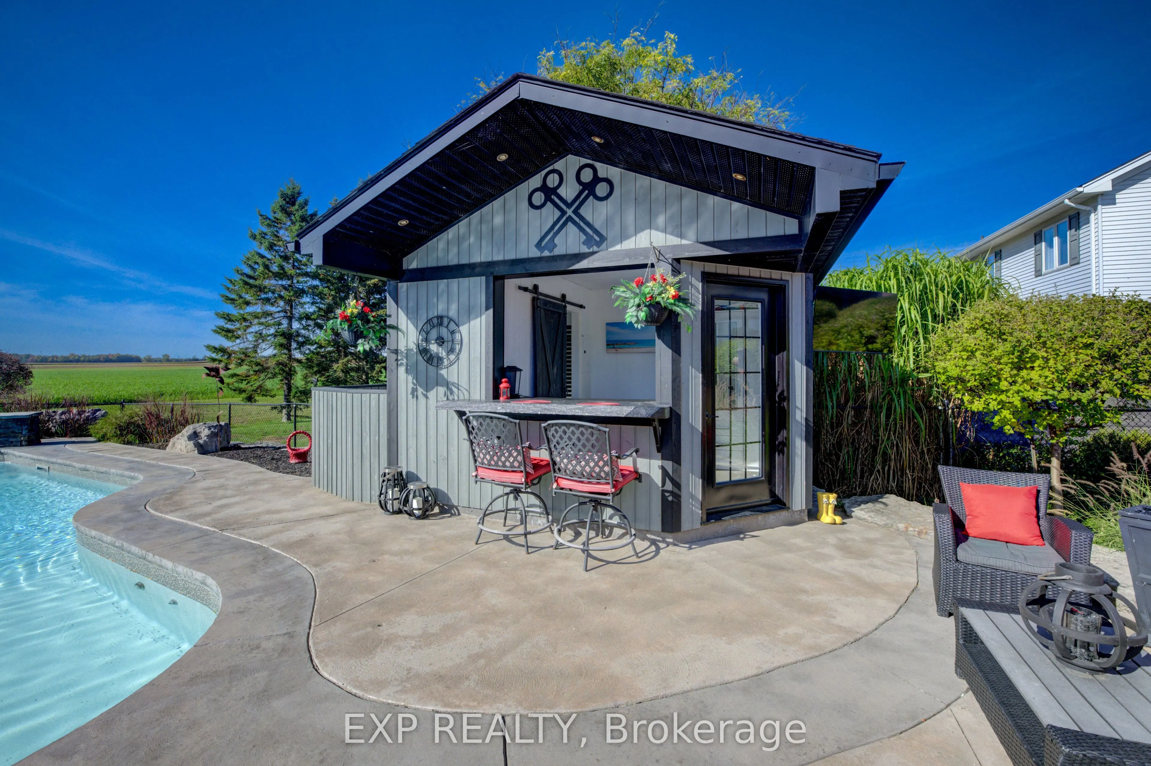 28 Musselman Crescent