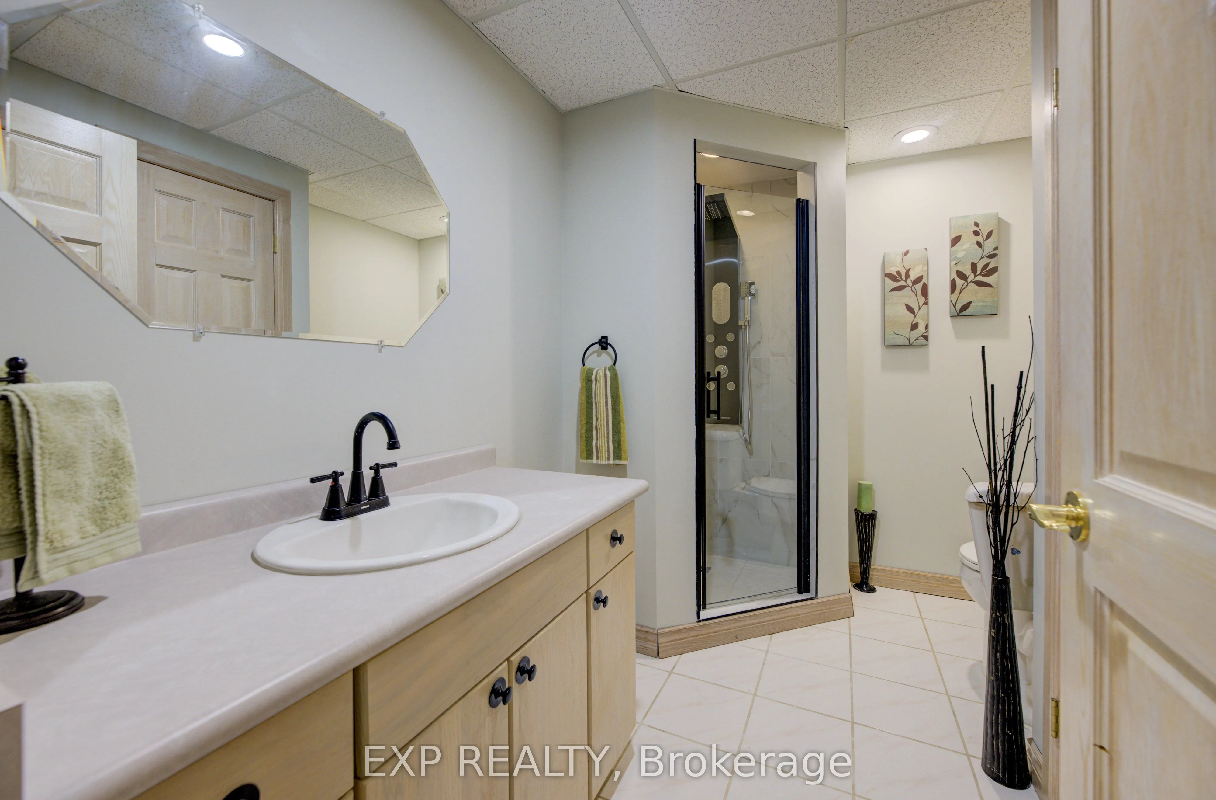 28 Musselman Crescent