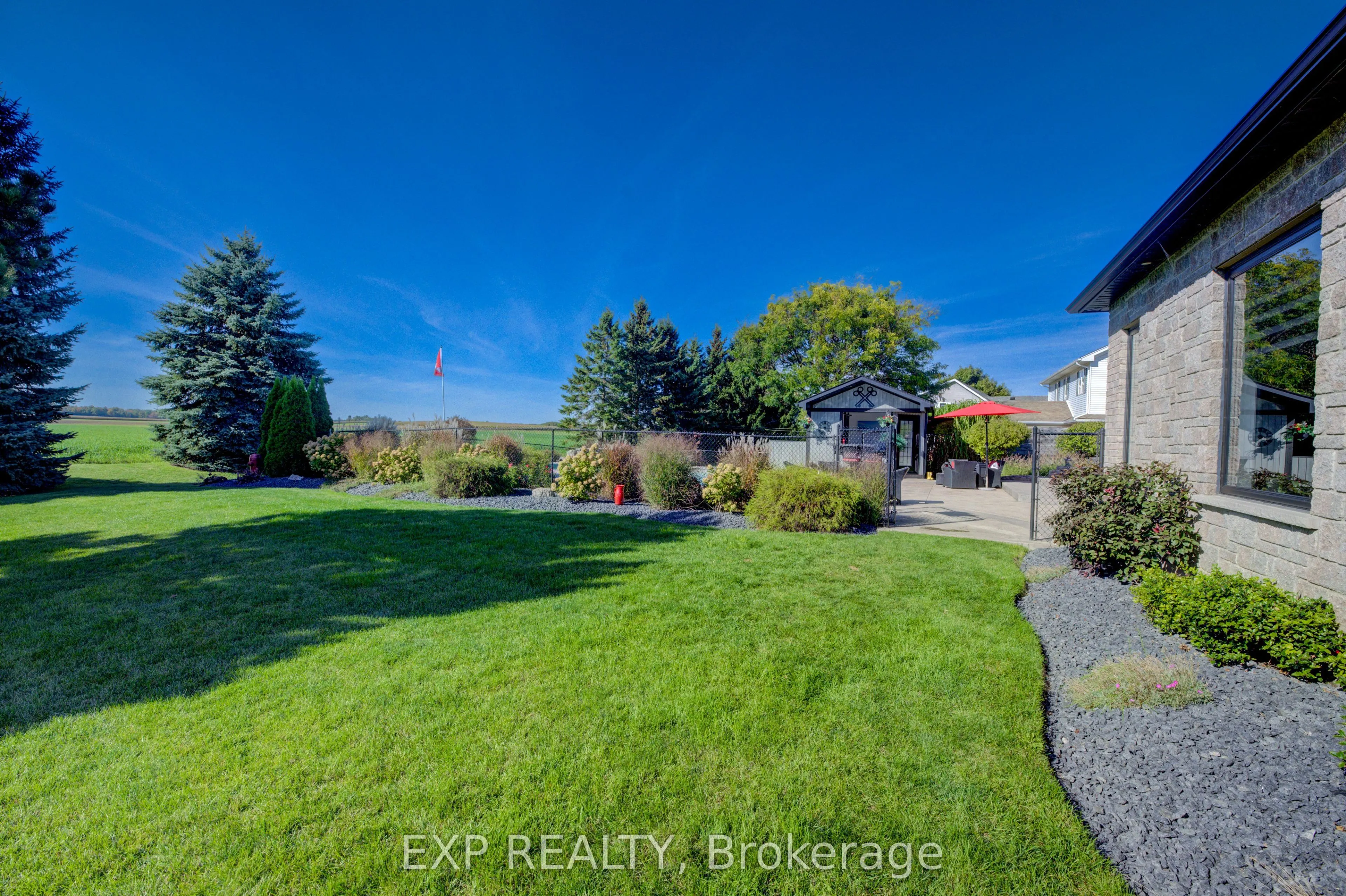 28 Musselman Crescent