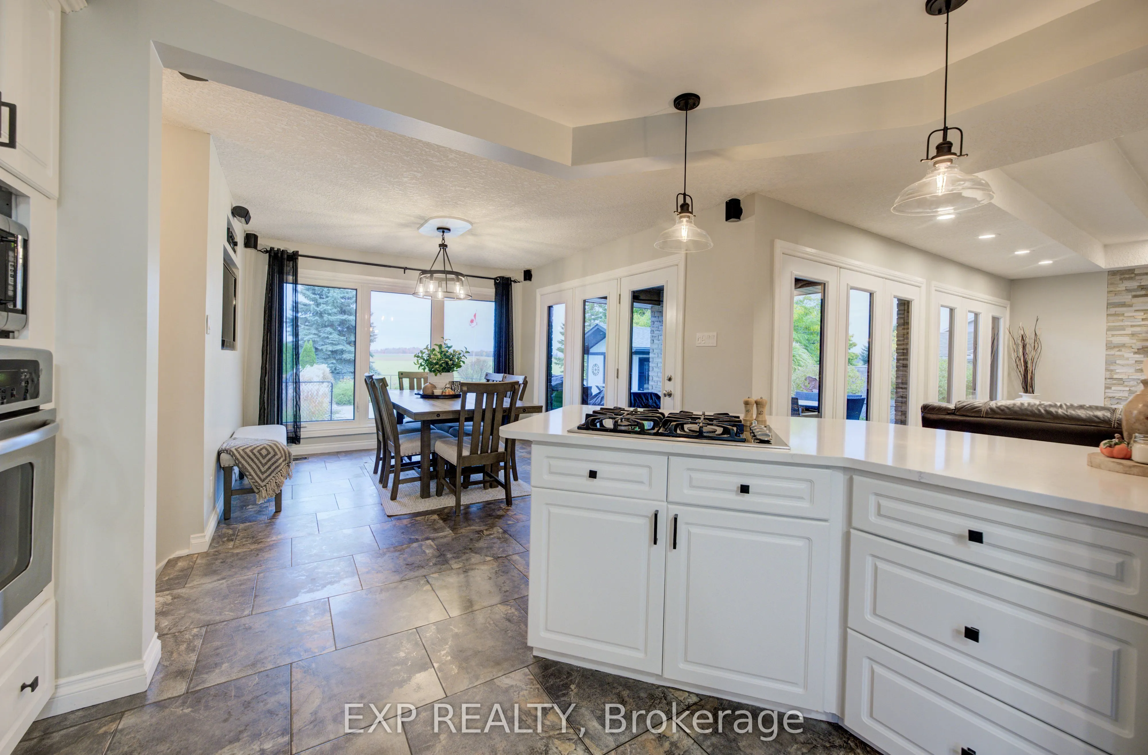 28 Musselman Crescent