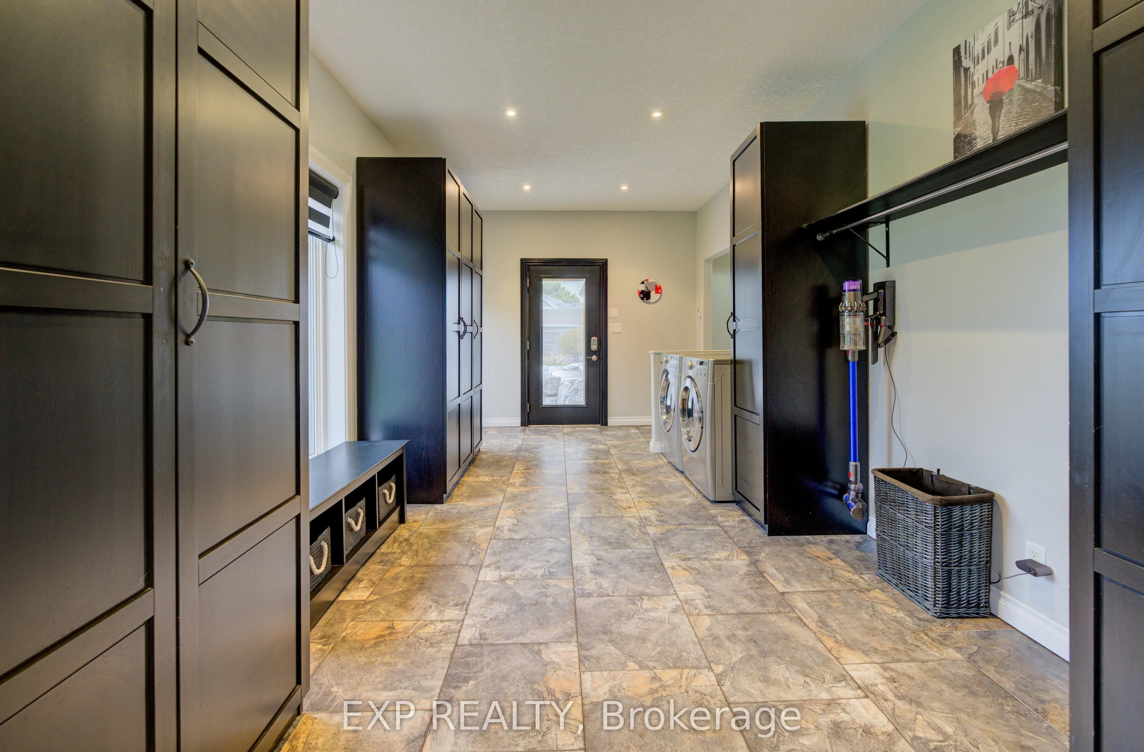 28 Musselman Crescent