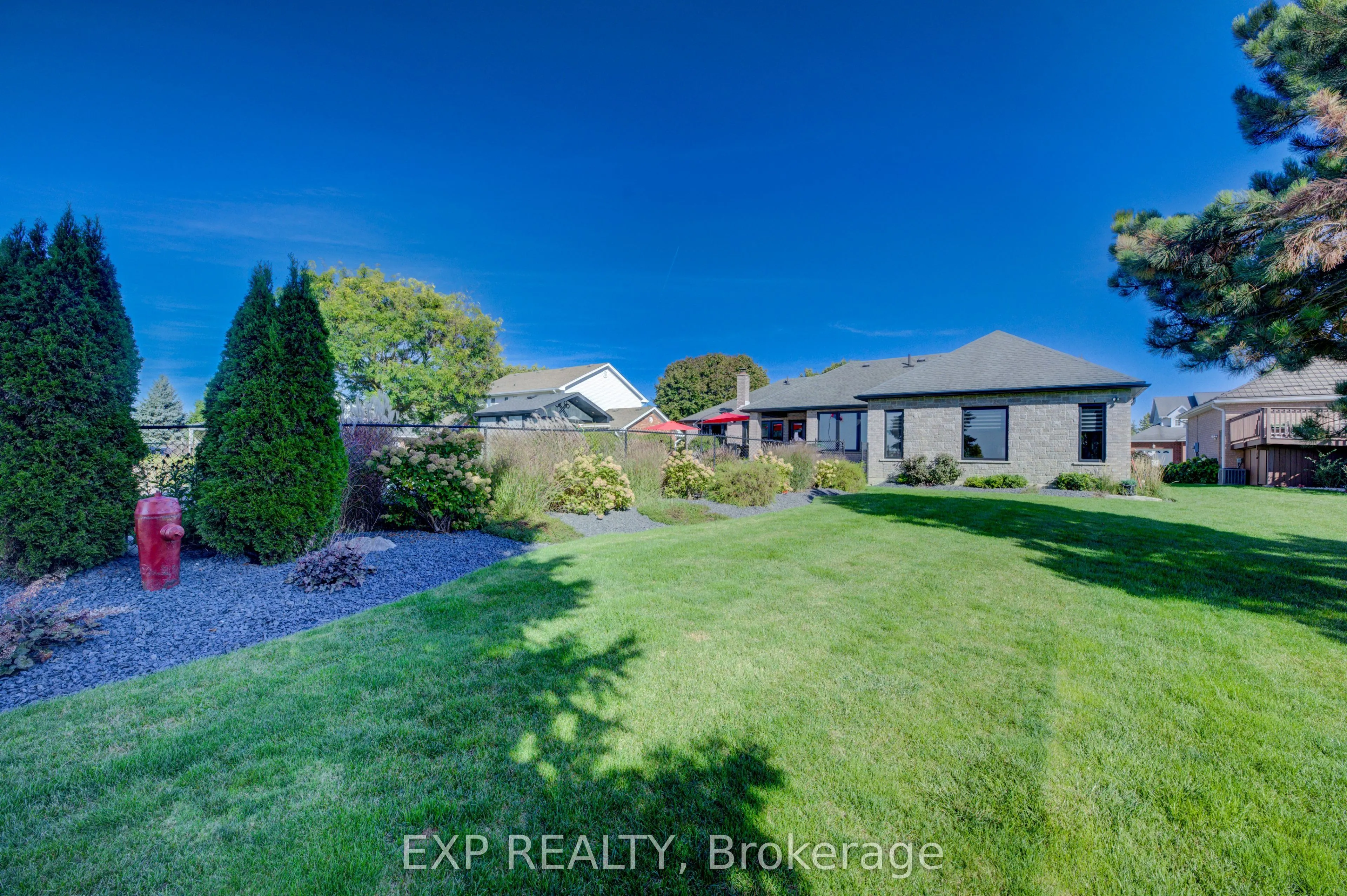 28 Musselman Crescent