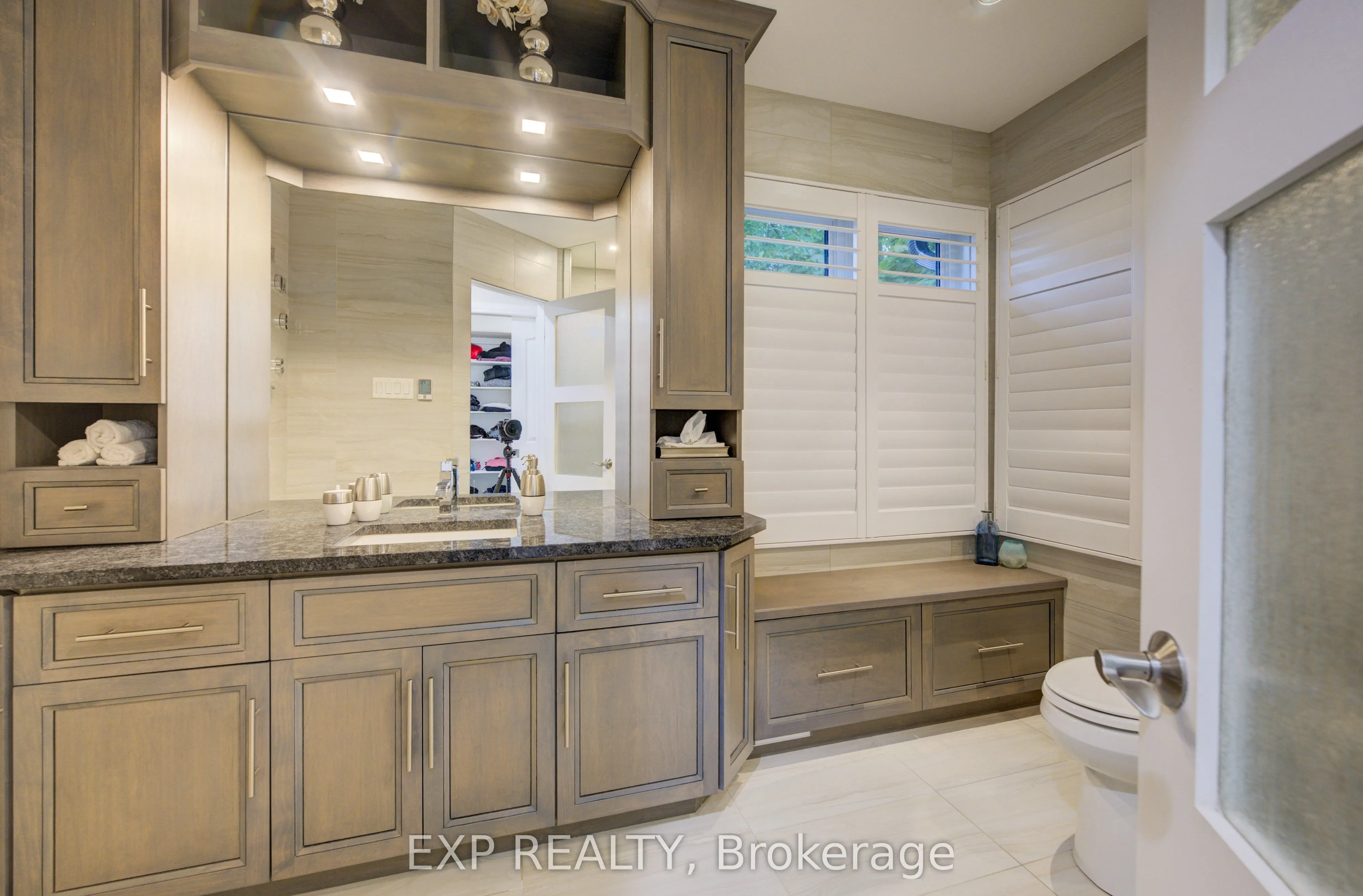 28 Musselman Crescent