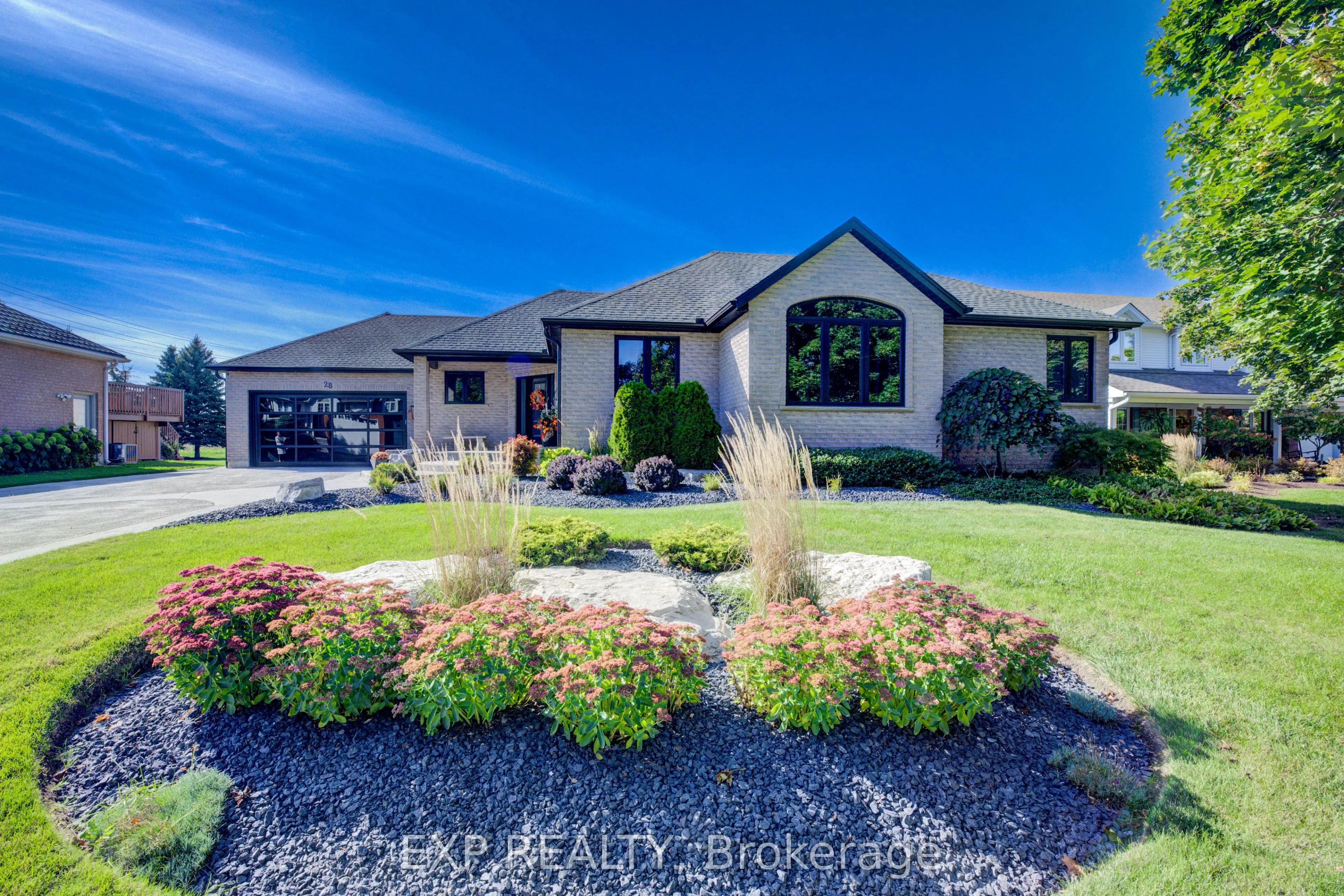 28 Musselman Crescent