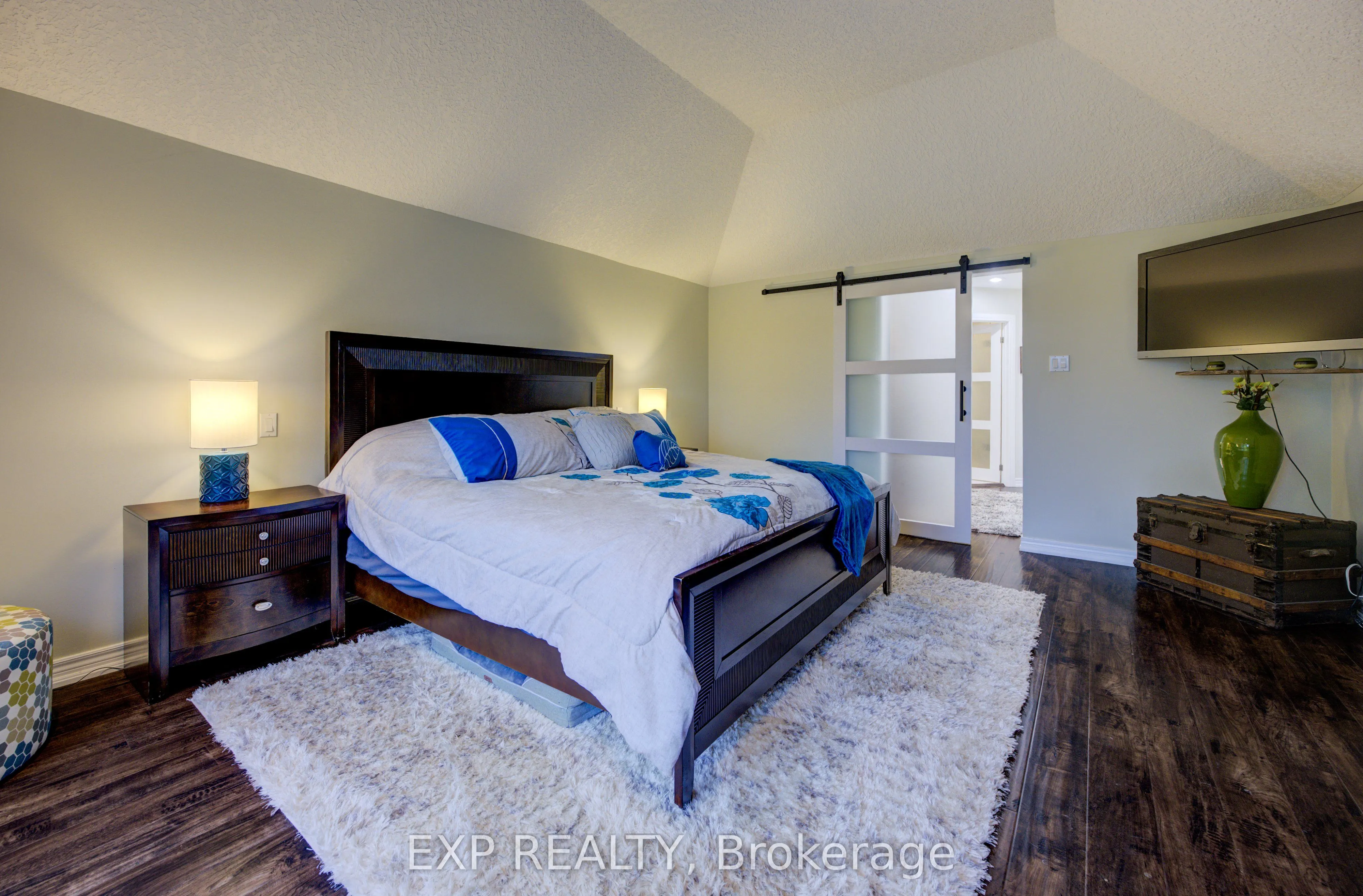 28 Musselman Crescent