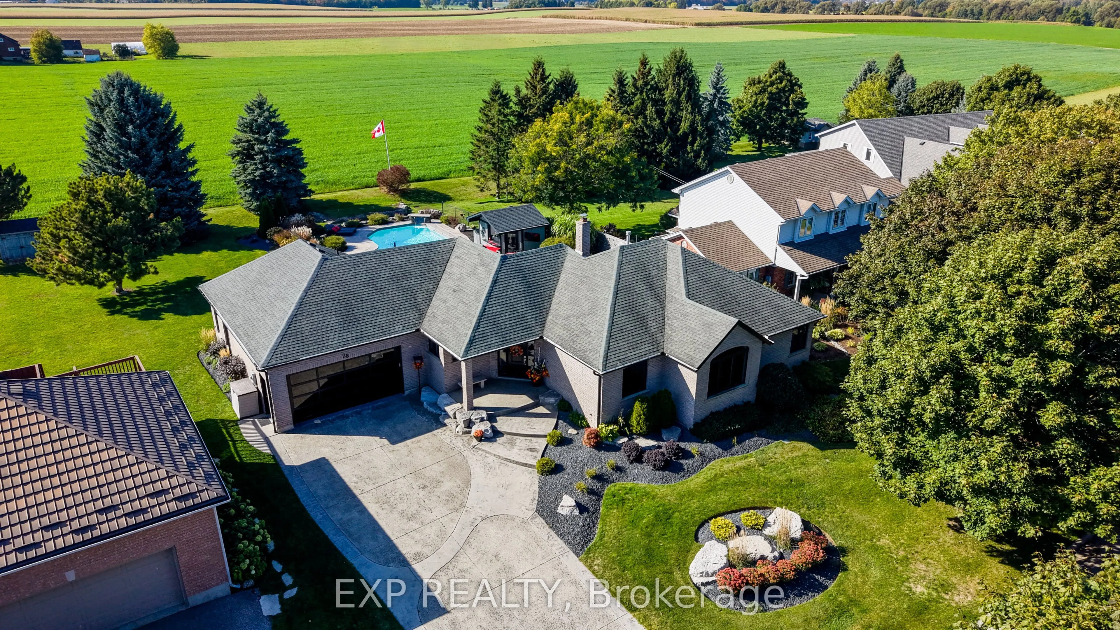 28 Musselman Crescent