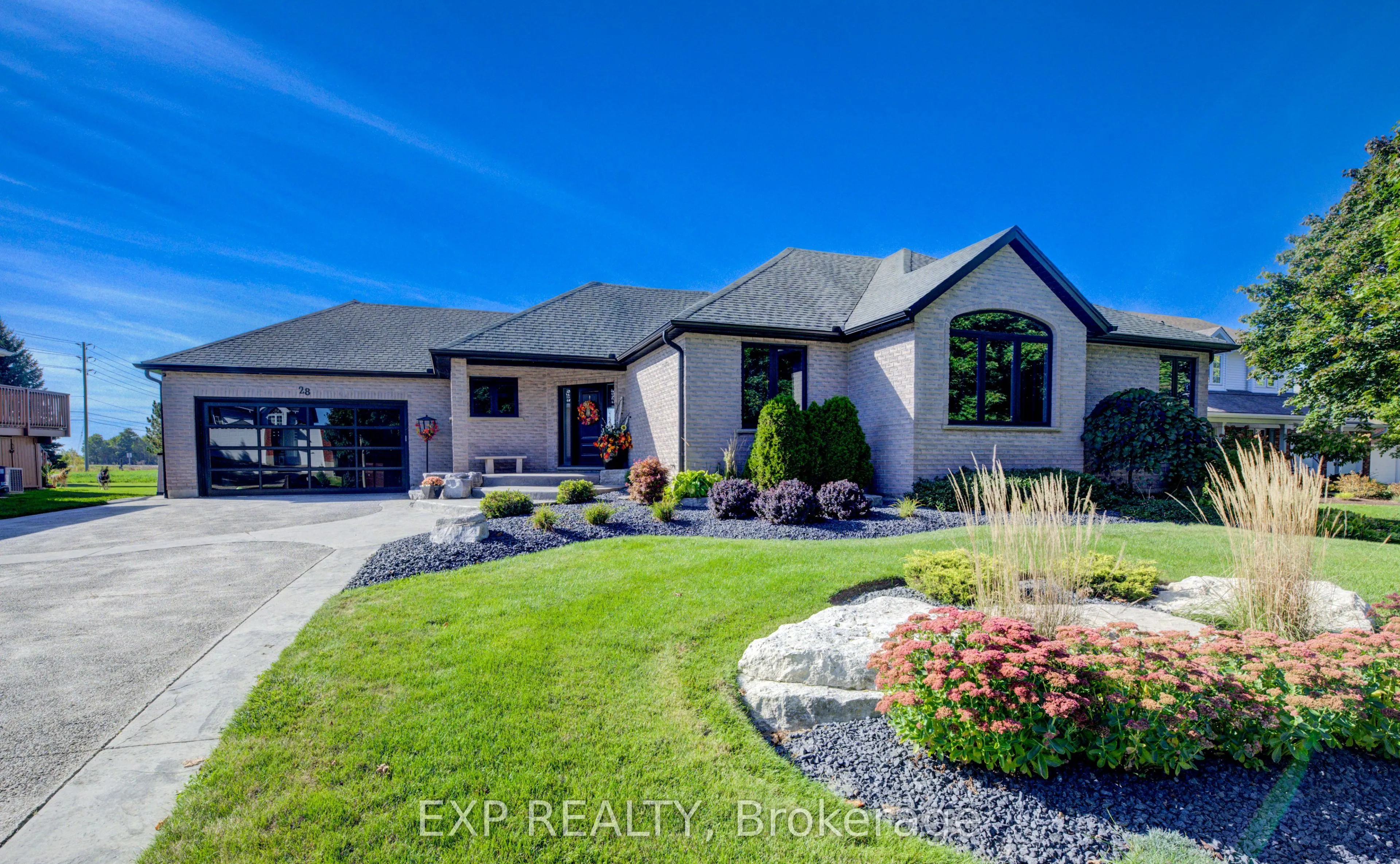 28 Musselman Crescent