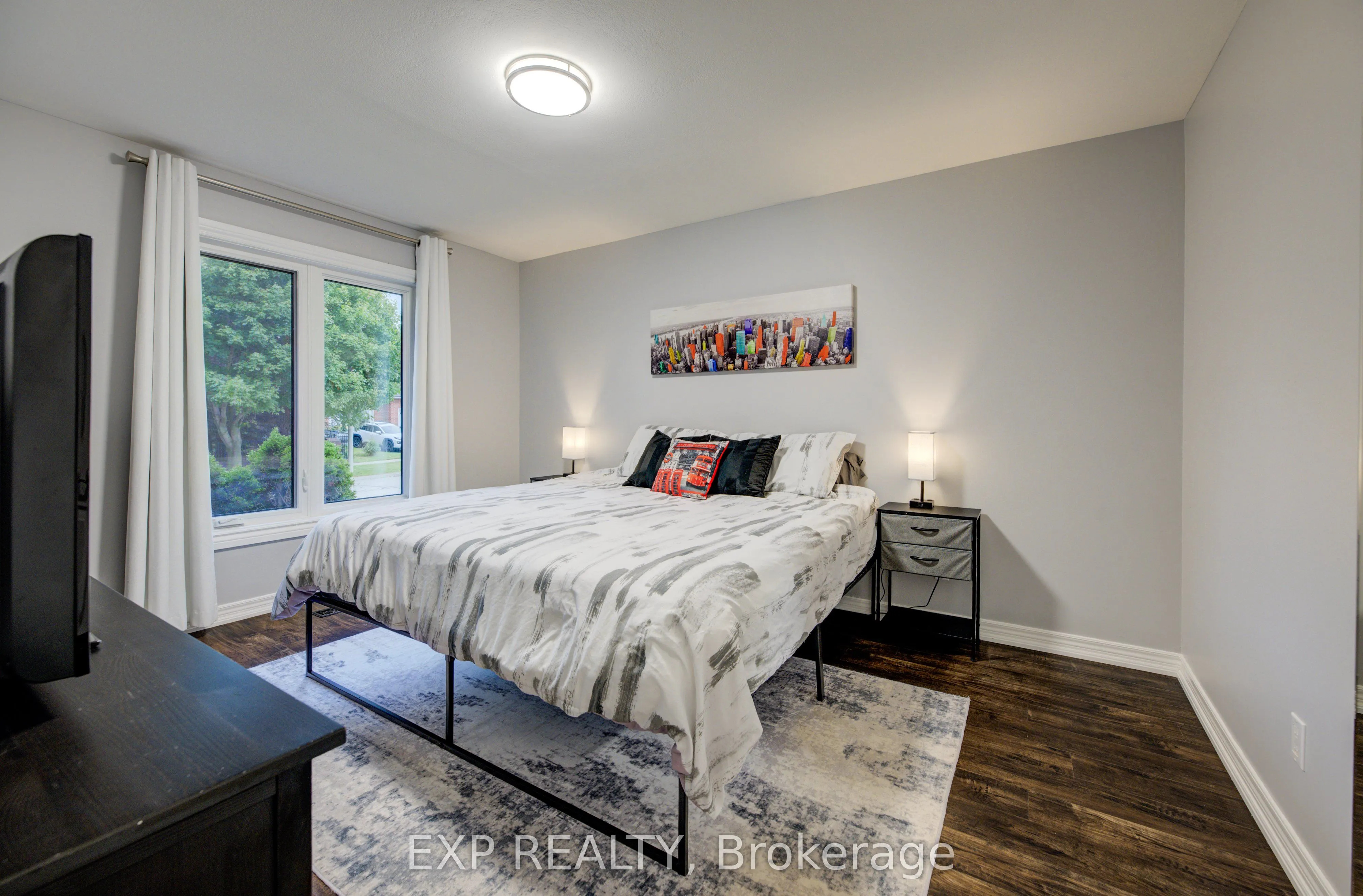 28 Musselman Crescent