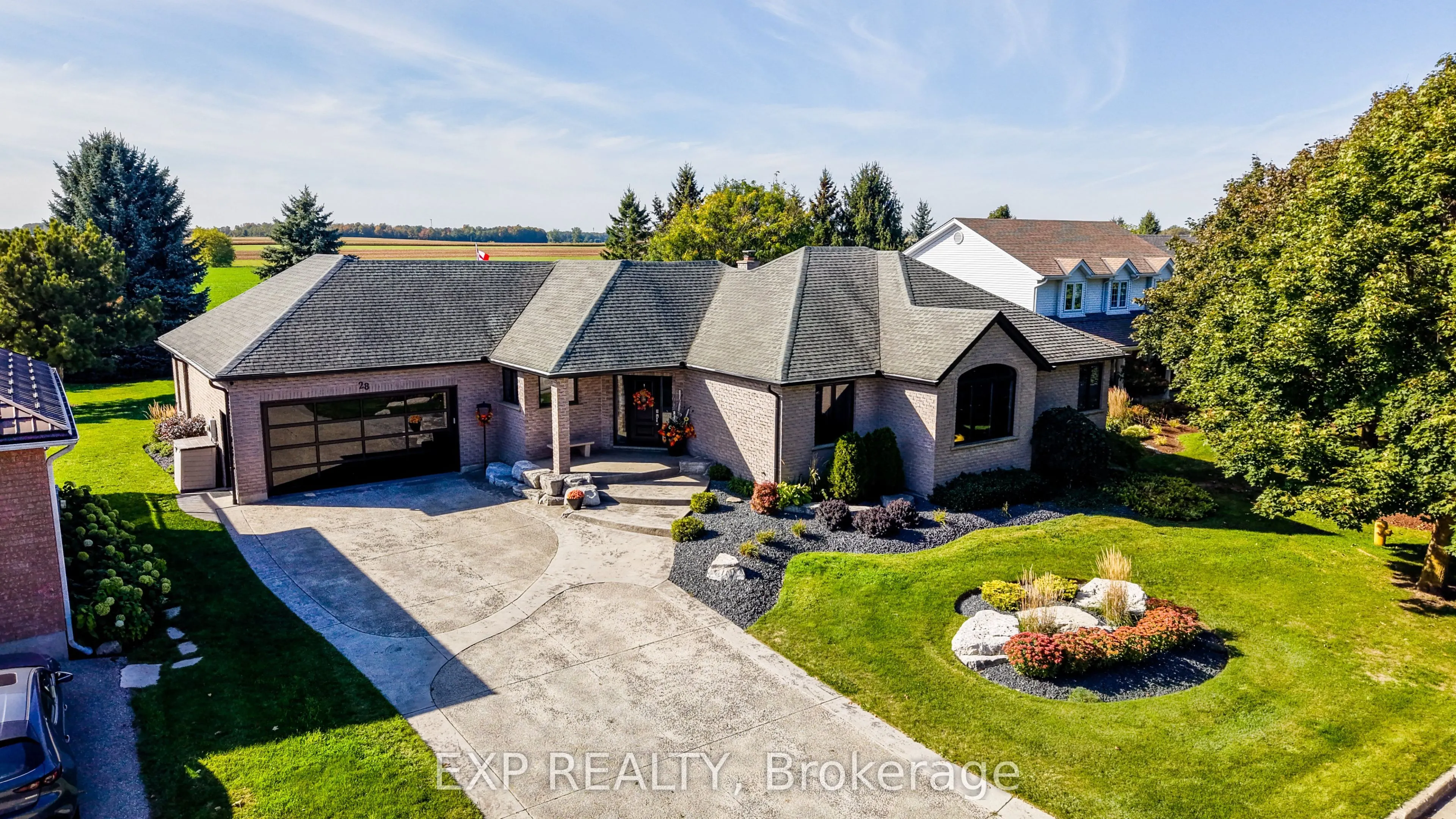 28 Musselman Crescent