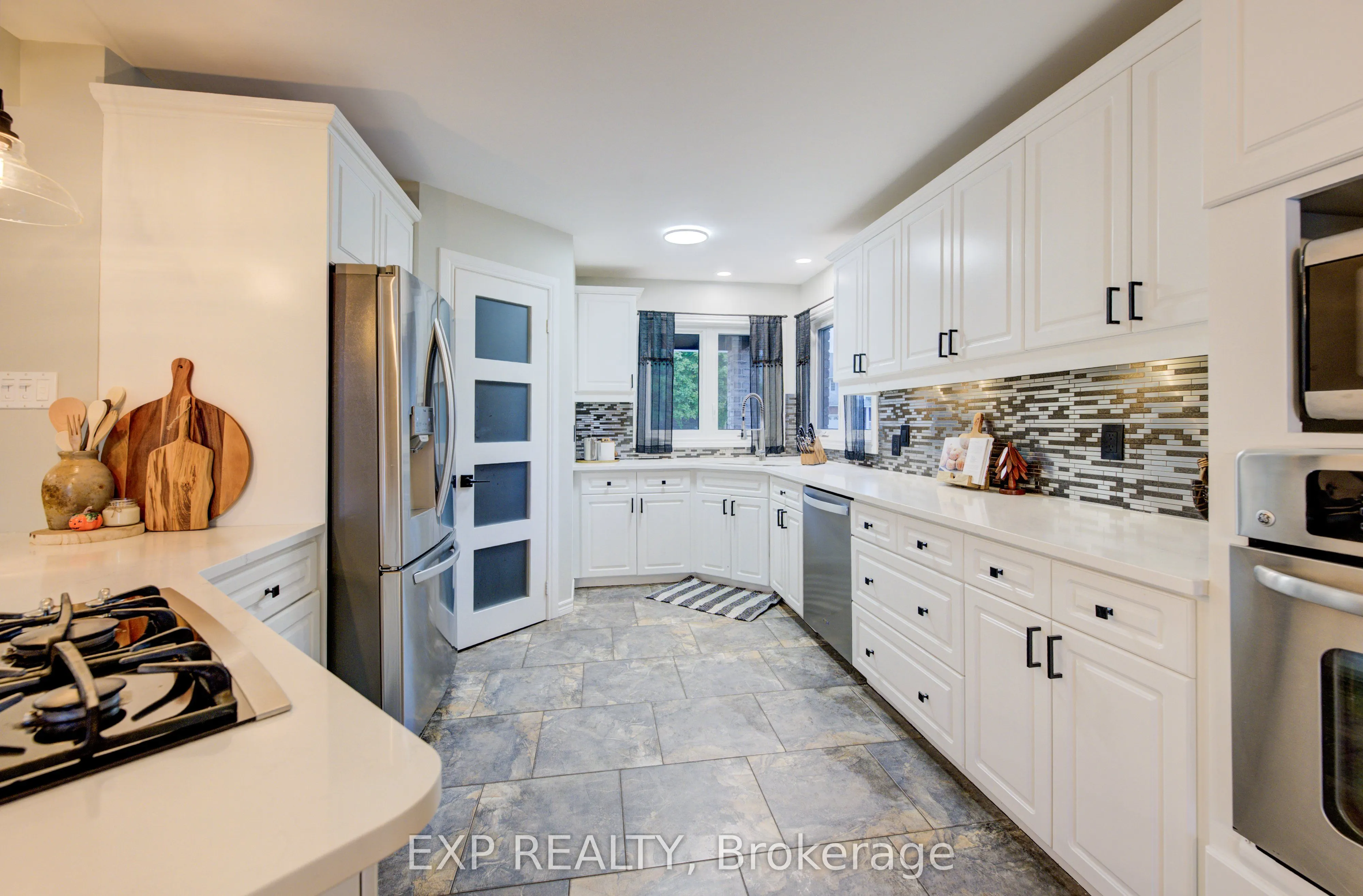 28 Musselman Crescent