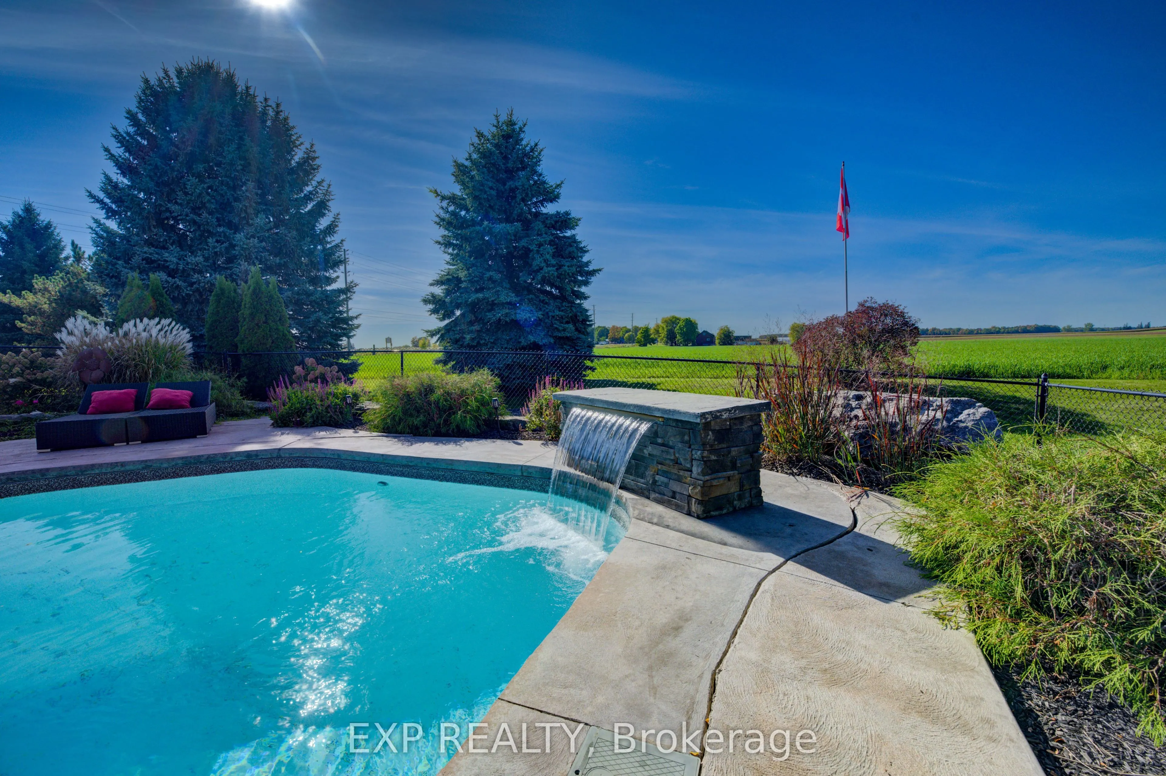 28 Musselman Crescent