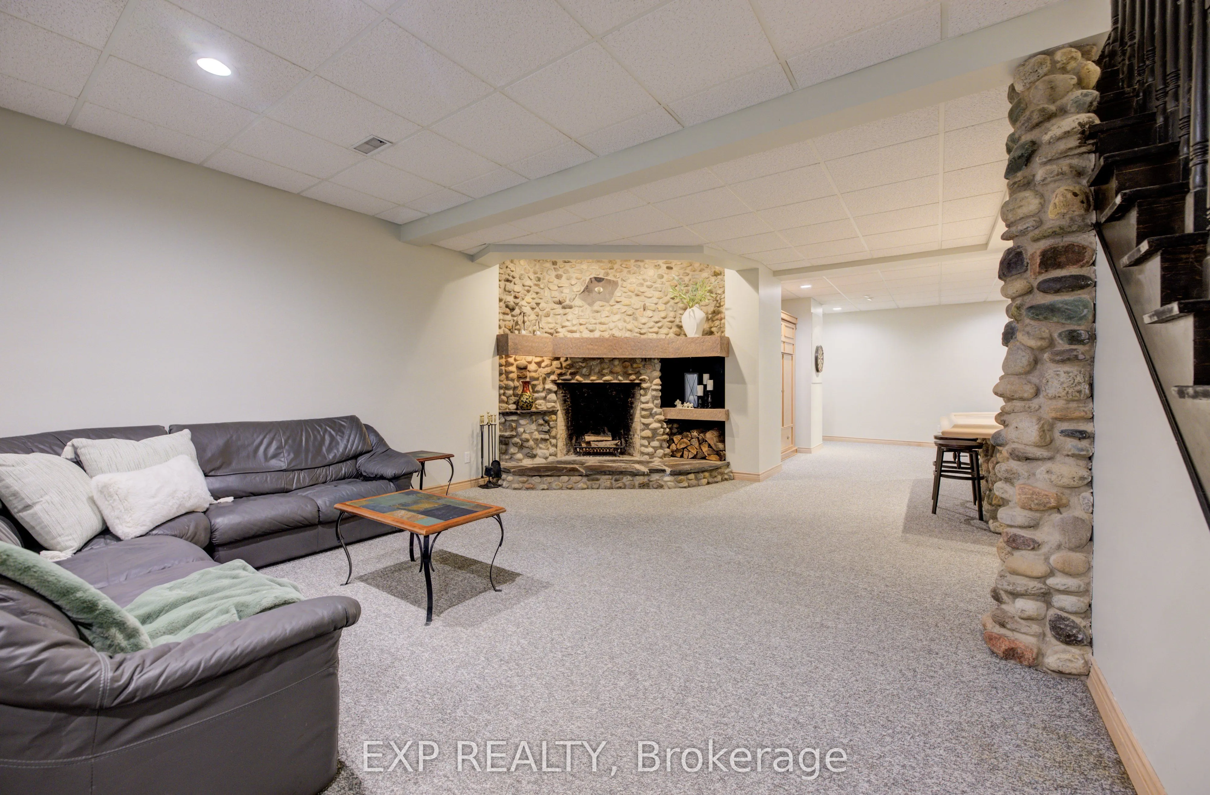 28 Musselman Crescent