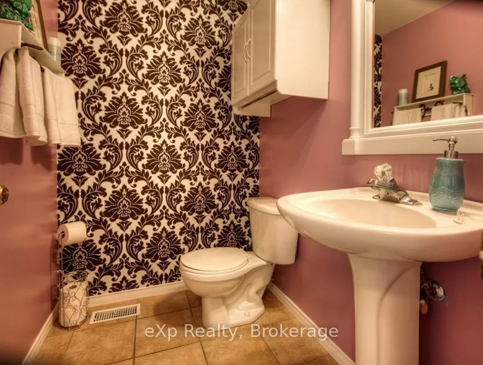 543 Chesapeake Crescent