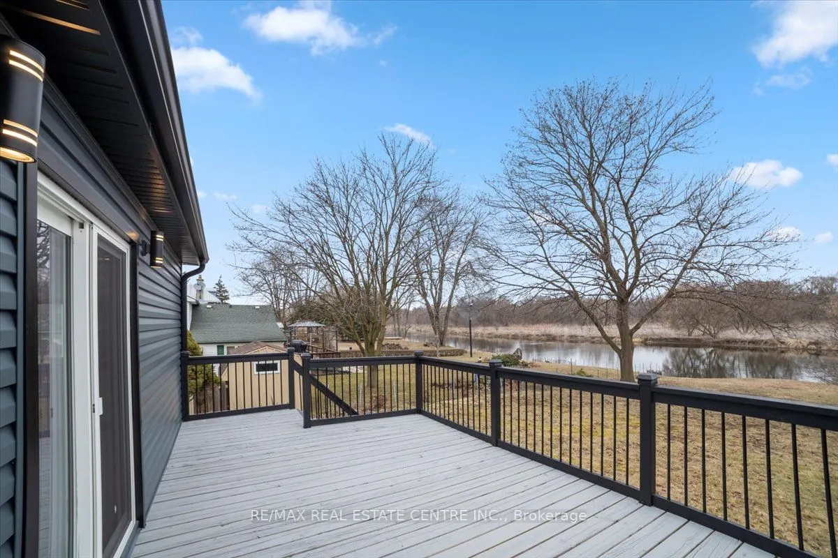 401 Fountain Street S