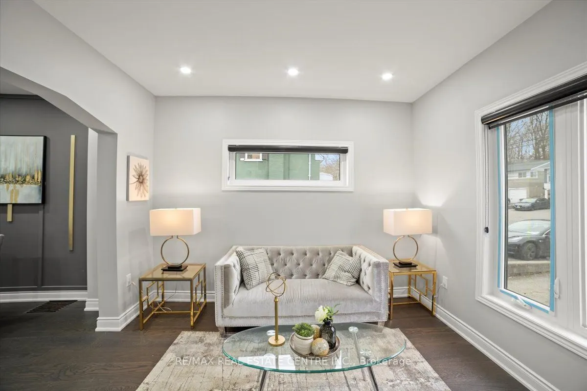 401 Fountain Street S