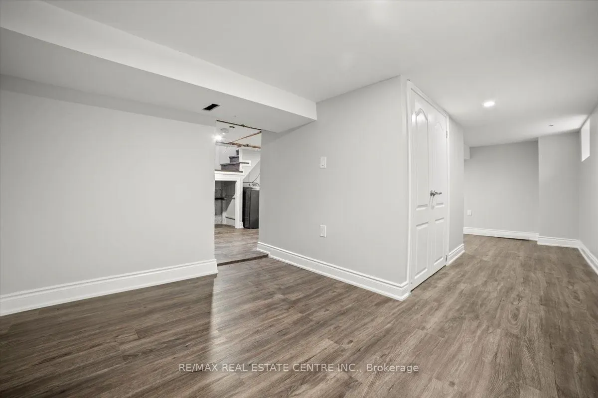 401 Fountain Street S