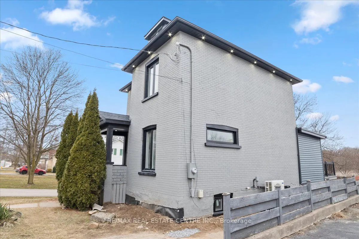 401 Fountain Street S