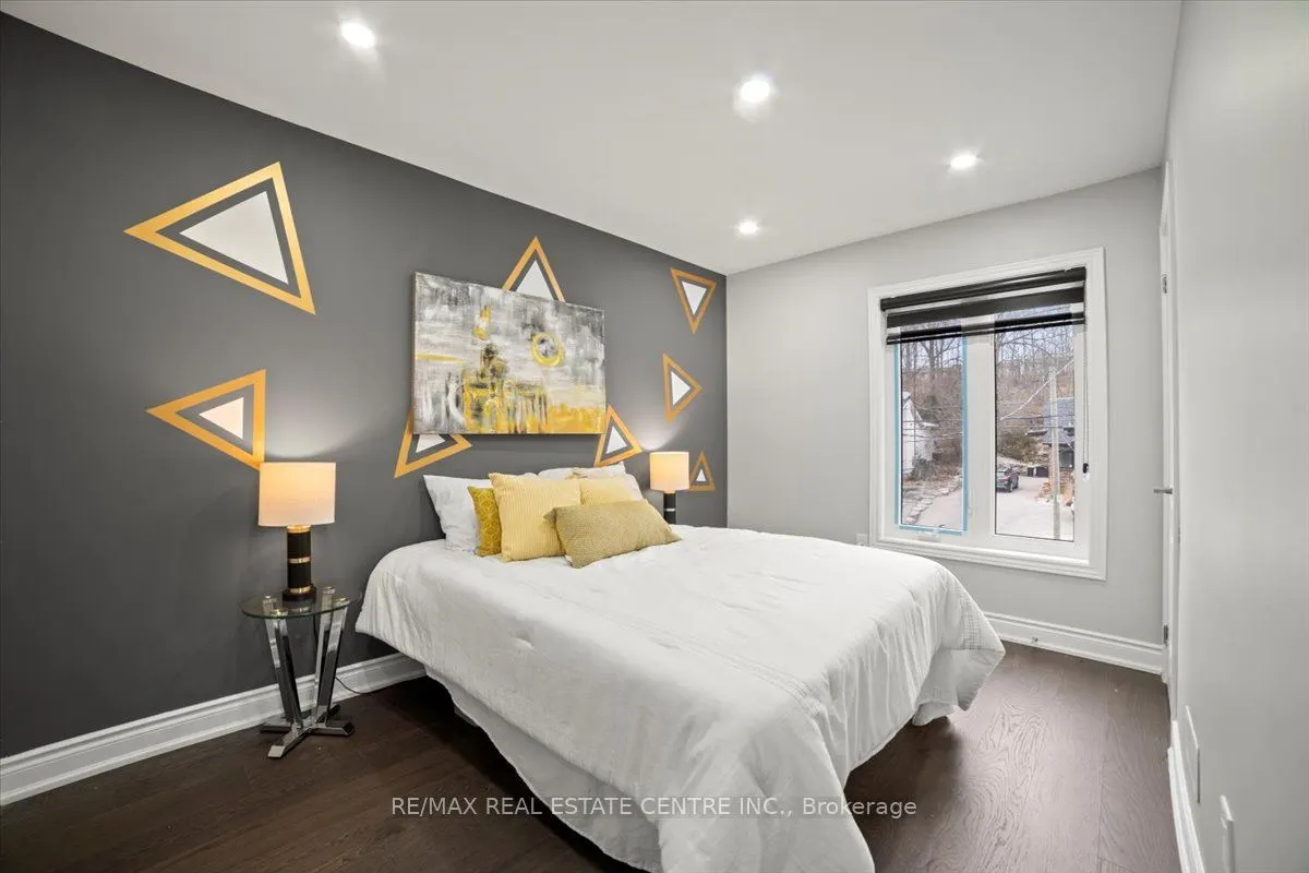 401 Fountain Street S