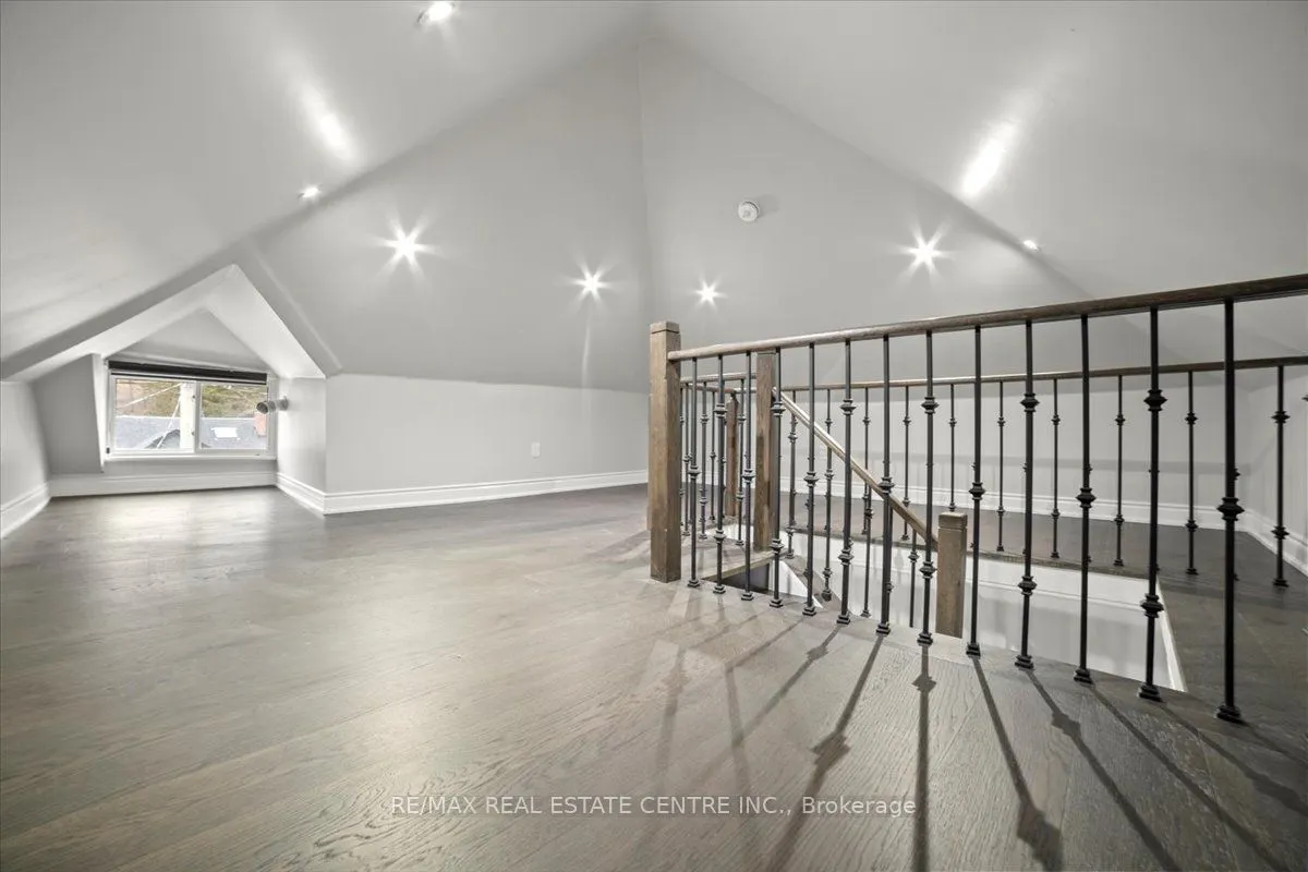 401 Fountain Street S