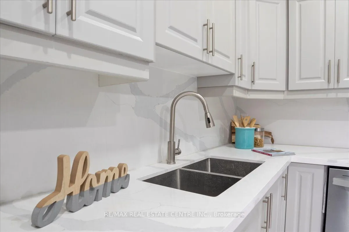 401 Fountain Street S