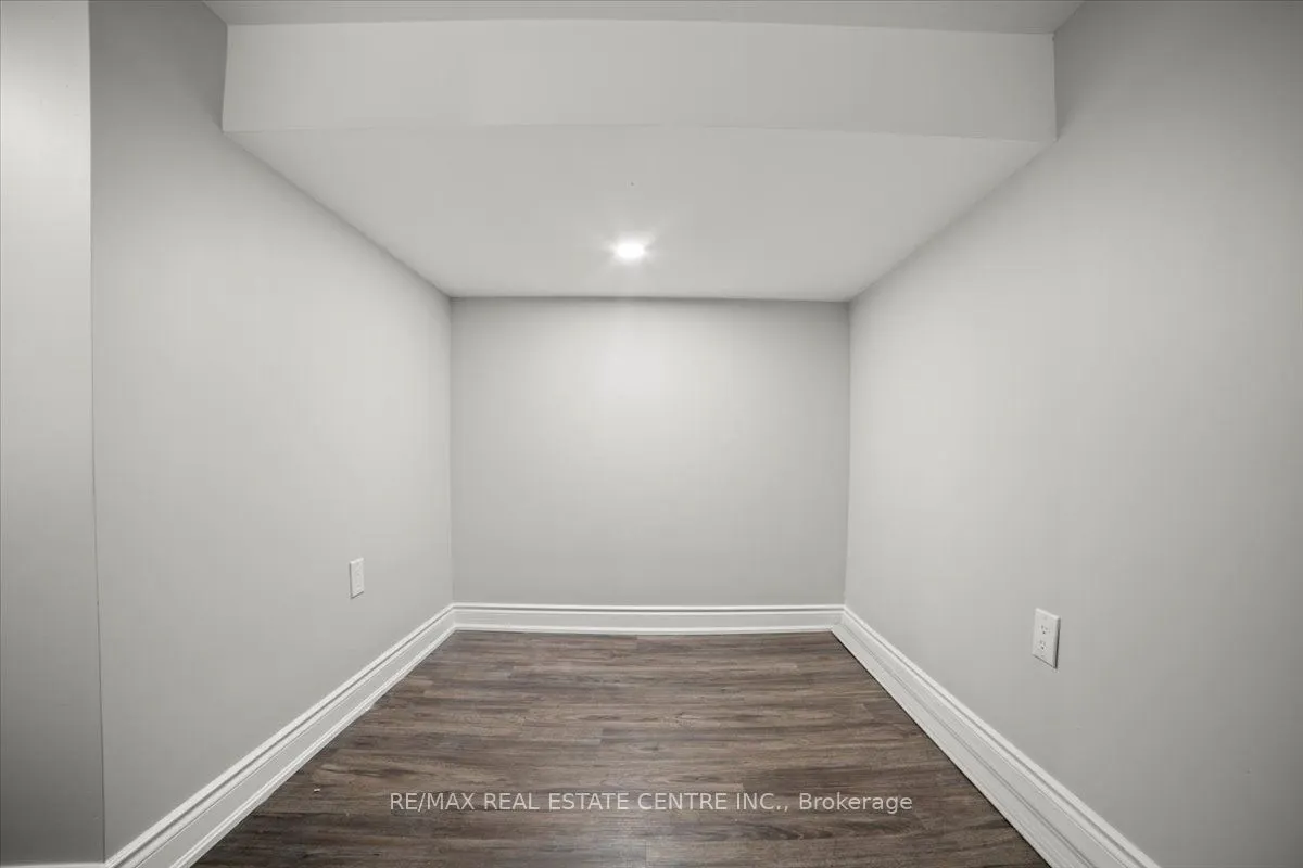 401 Fountain Street S