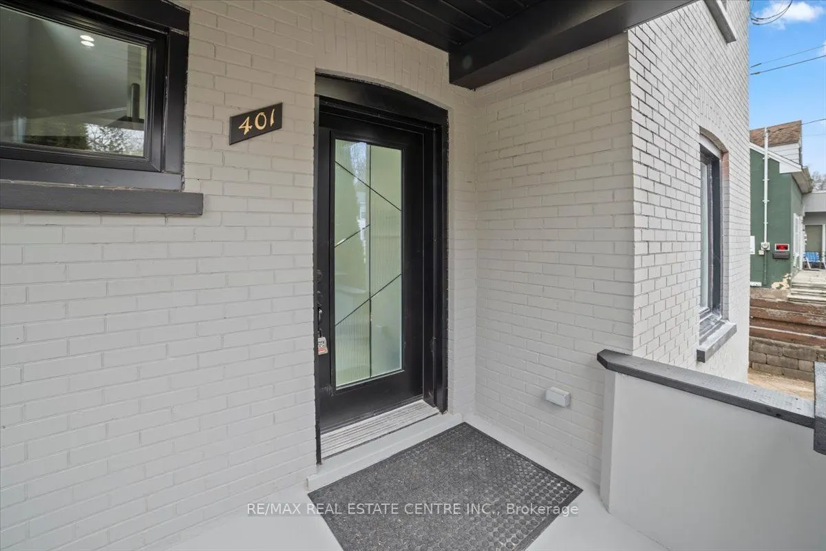 401 Fountain Street S