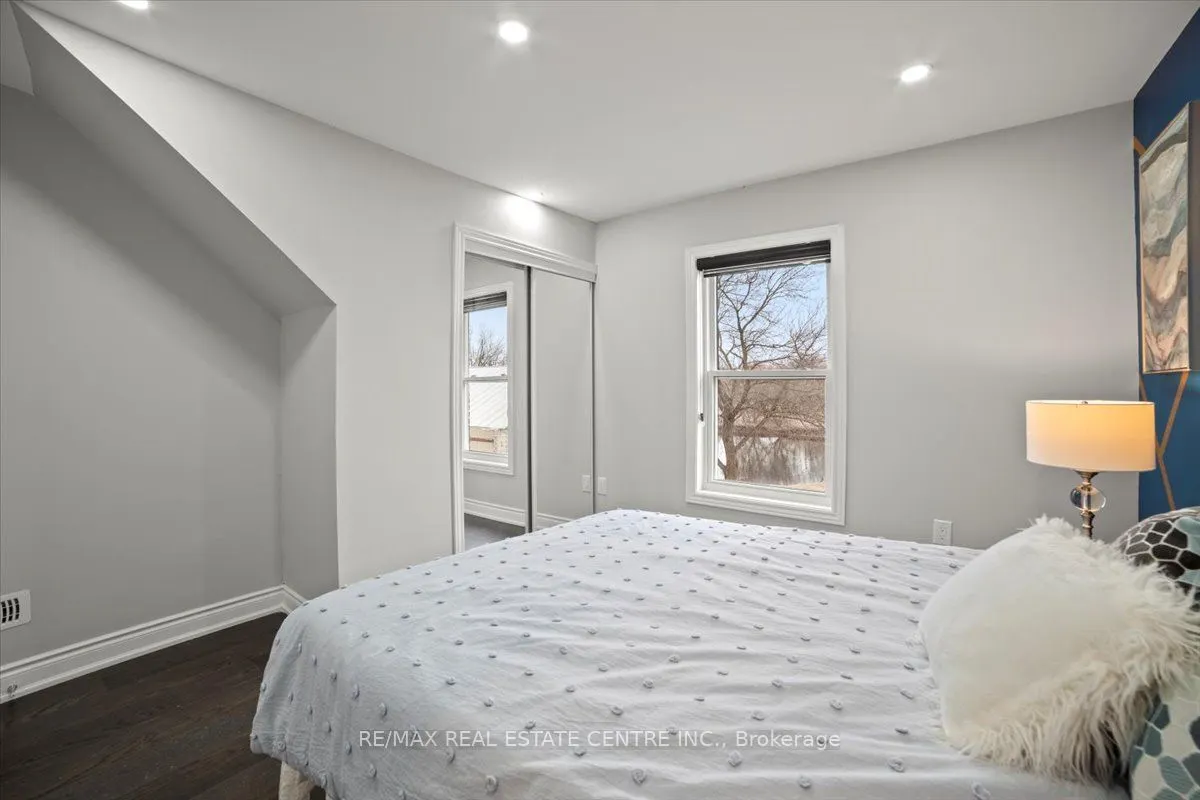 401 Fountain Street S