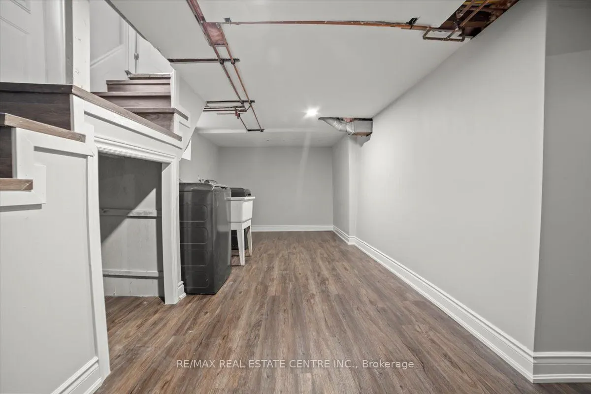 401 Fountain Street S