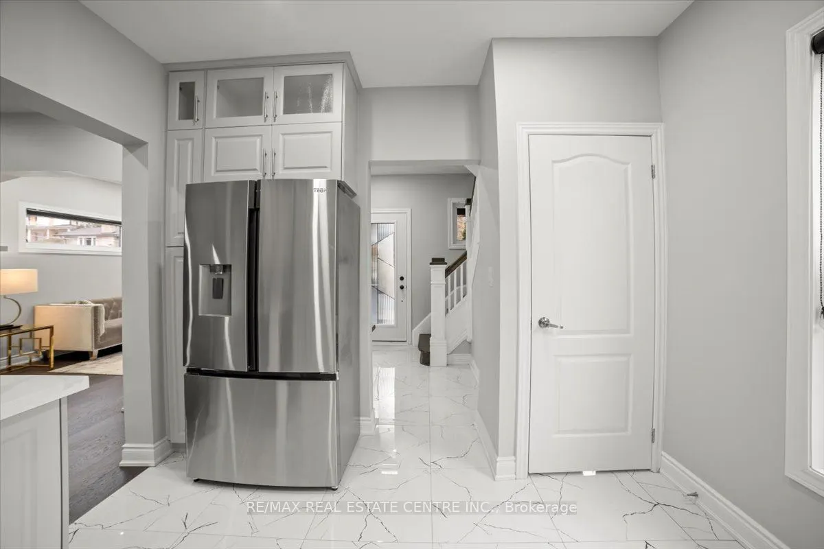 401 Fountain Street S